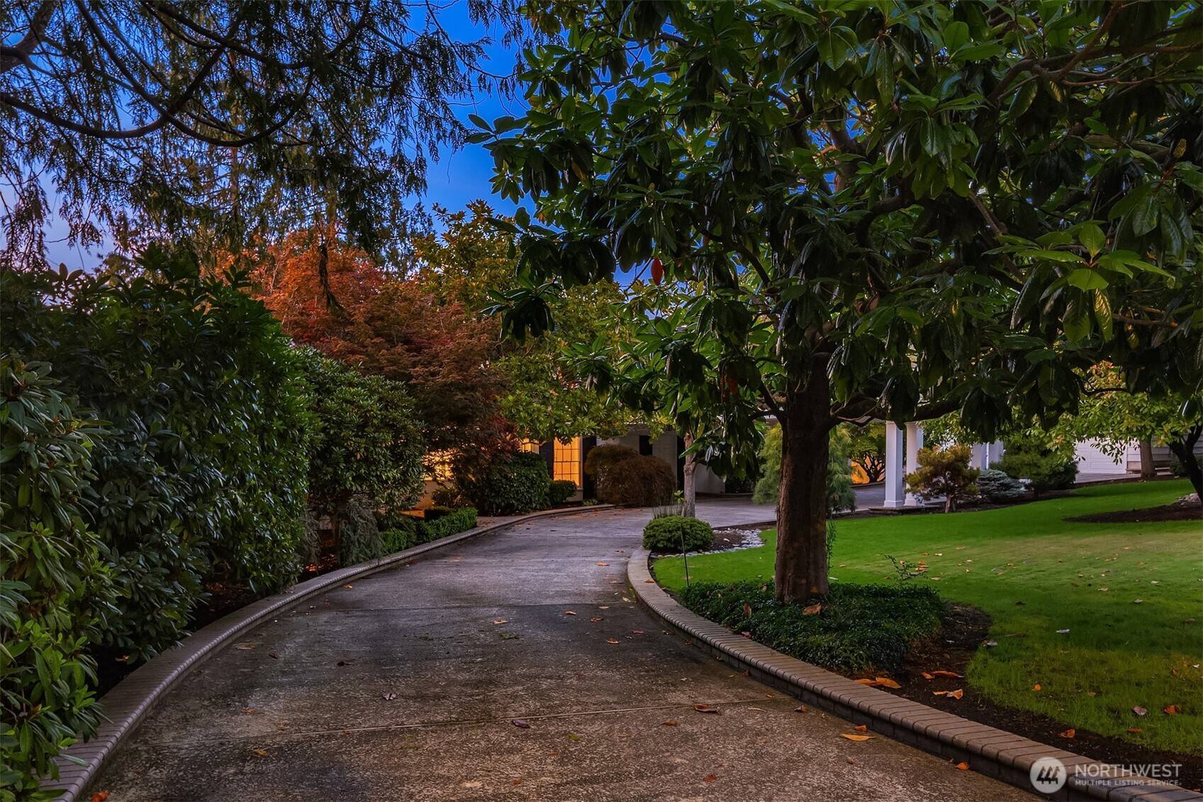 Everett, WA 98203,3727 Shore AVE