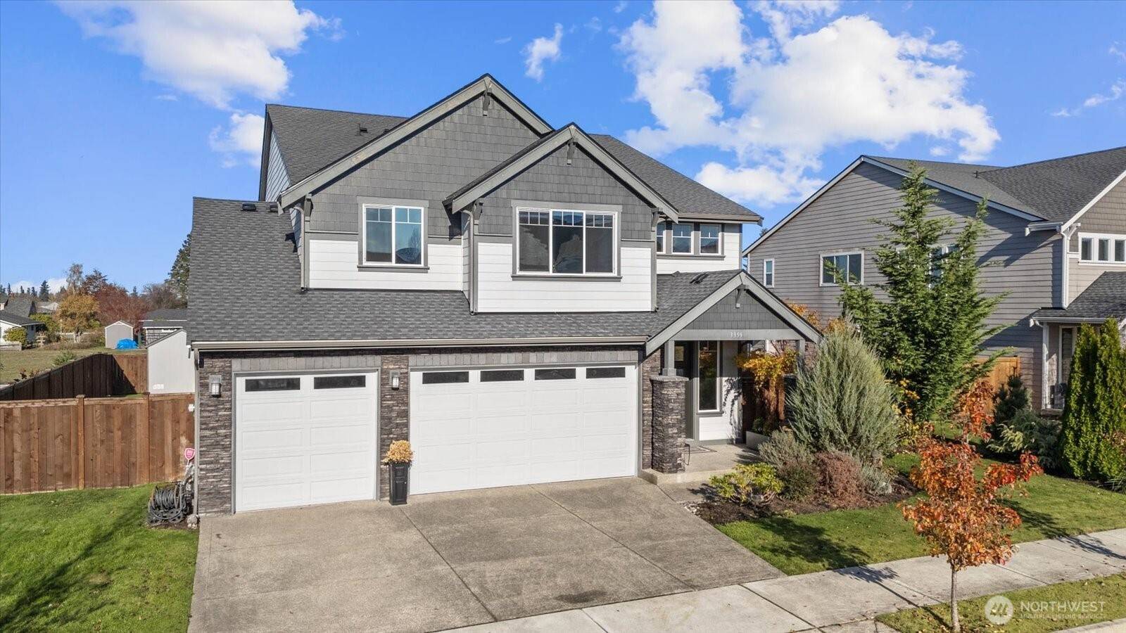 Enumclaw, WA 98022,3359 Terry LN