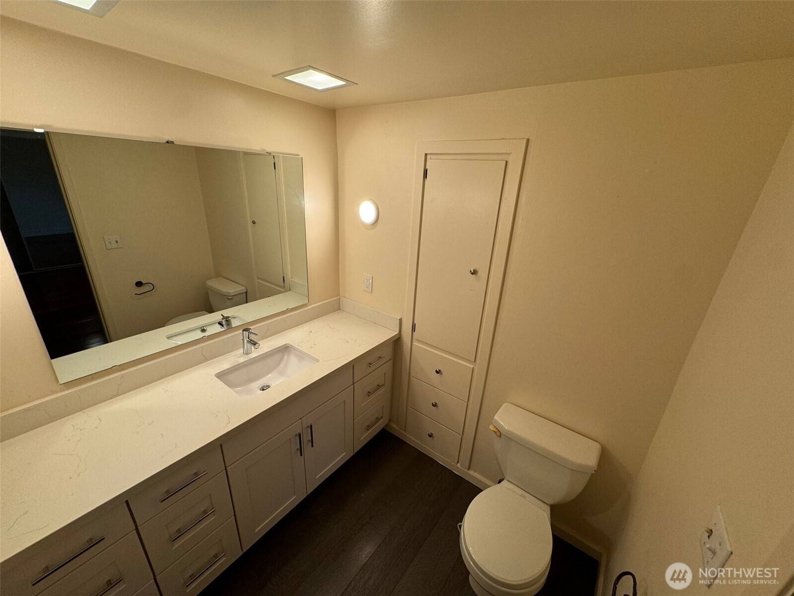 Seattle, WA 98118,9803 Rainier AVE S #upper