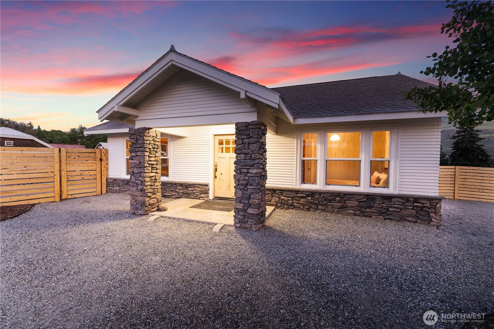 Chelan, WA 98816,704 E Woodin AVE