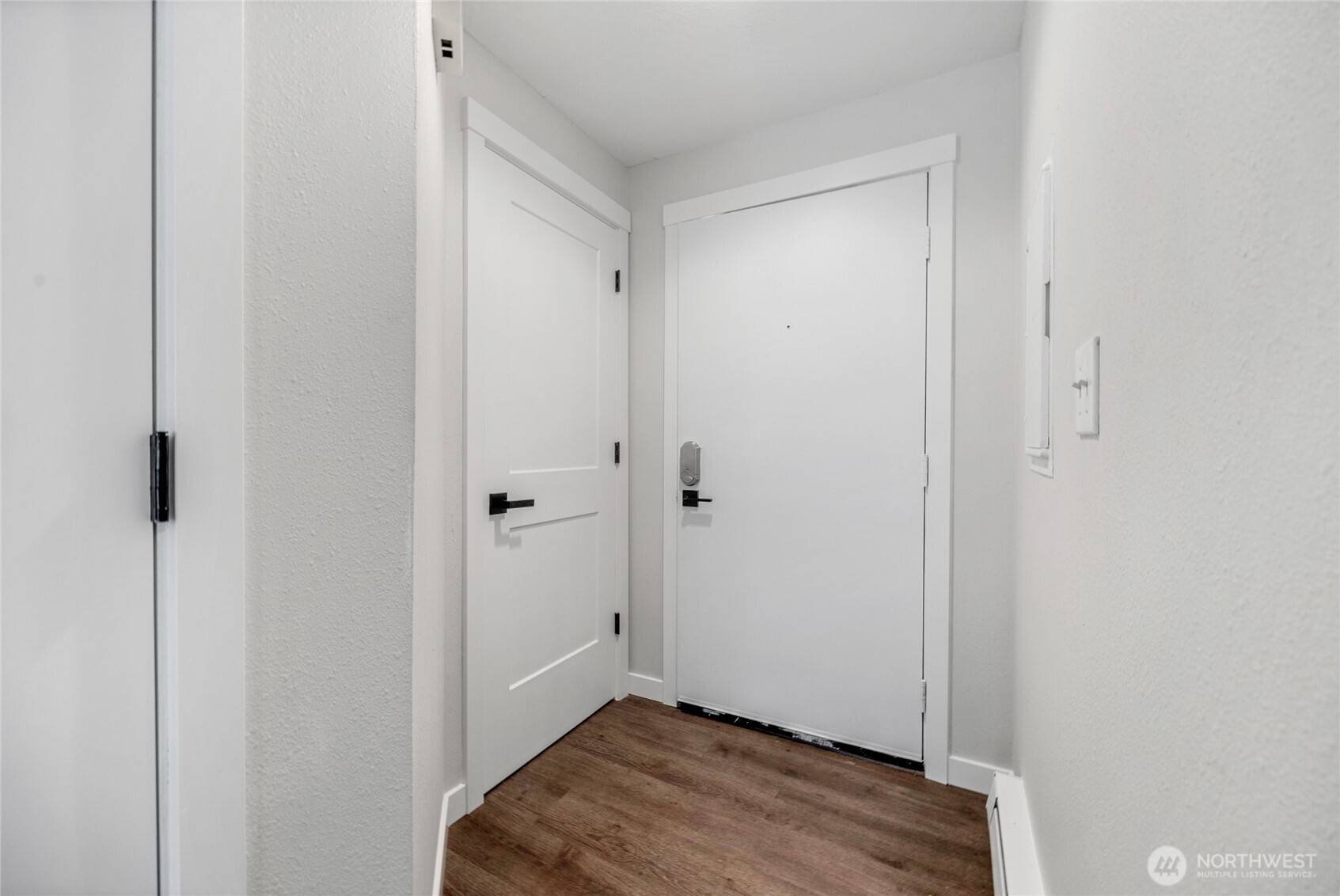 Bellevue, WA 98007,105 146th AVE SE #E2