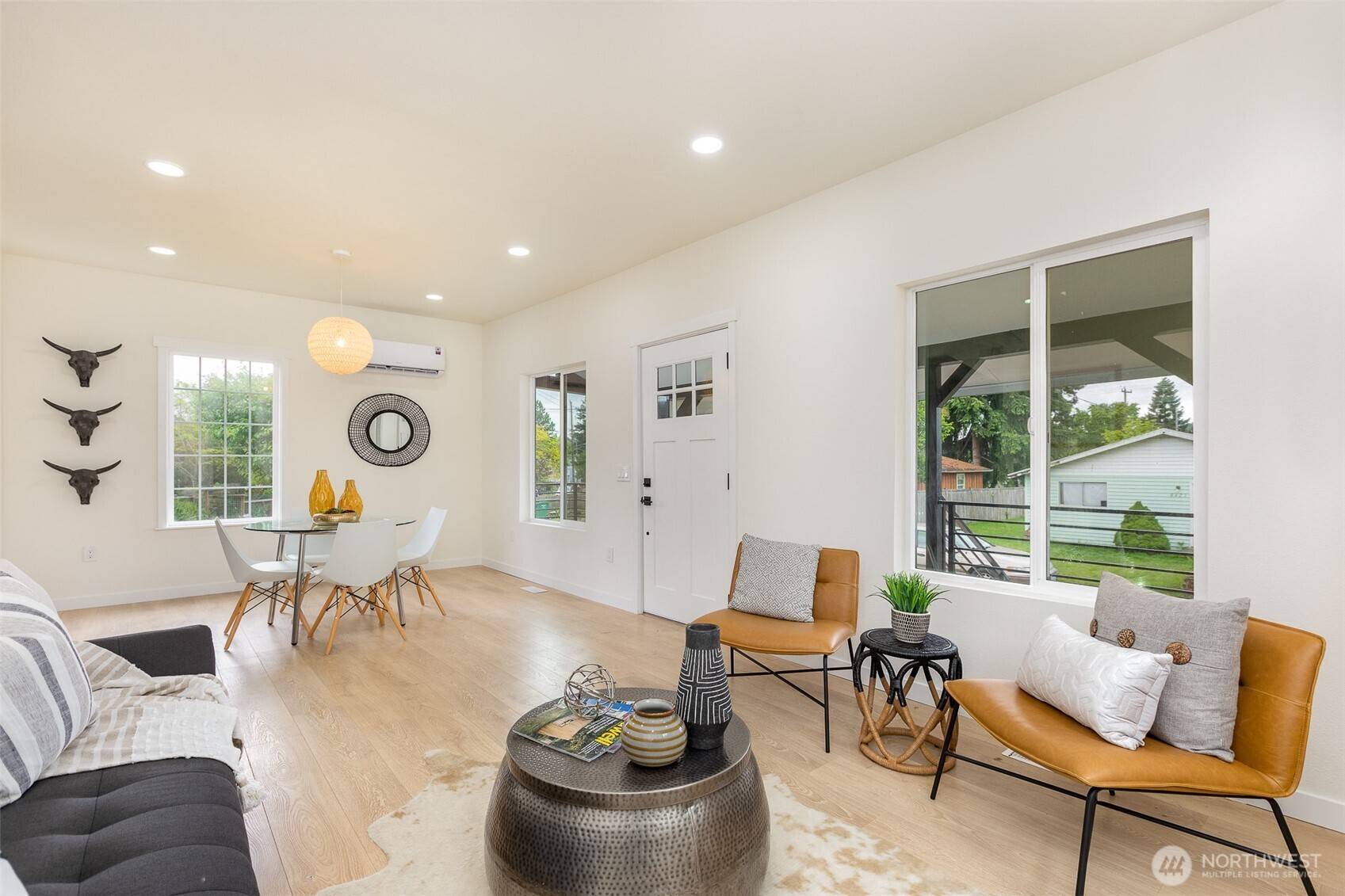 Seattle, WA 98118,8416 Duncan AVE S