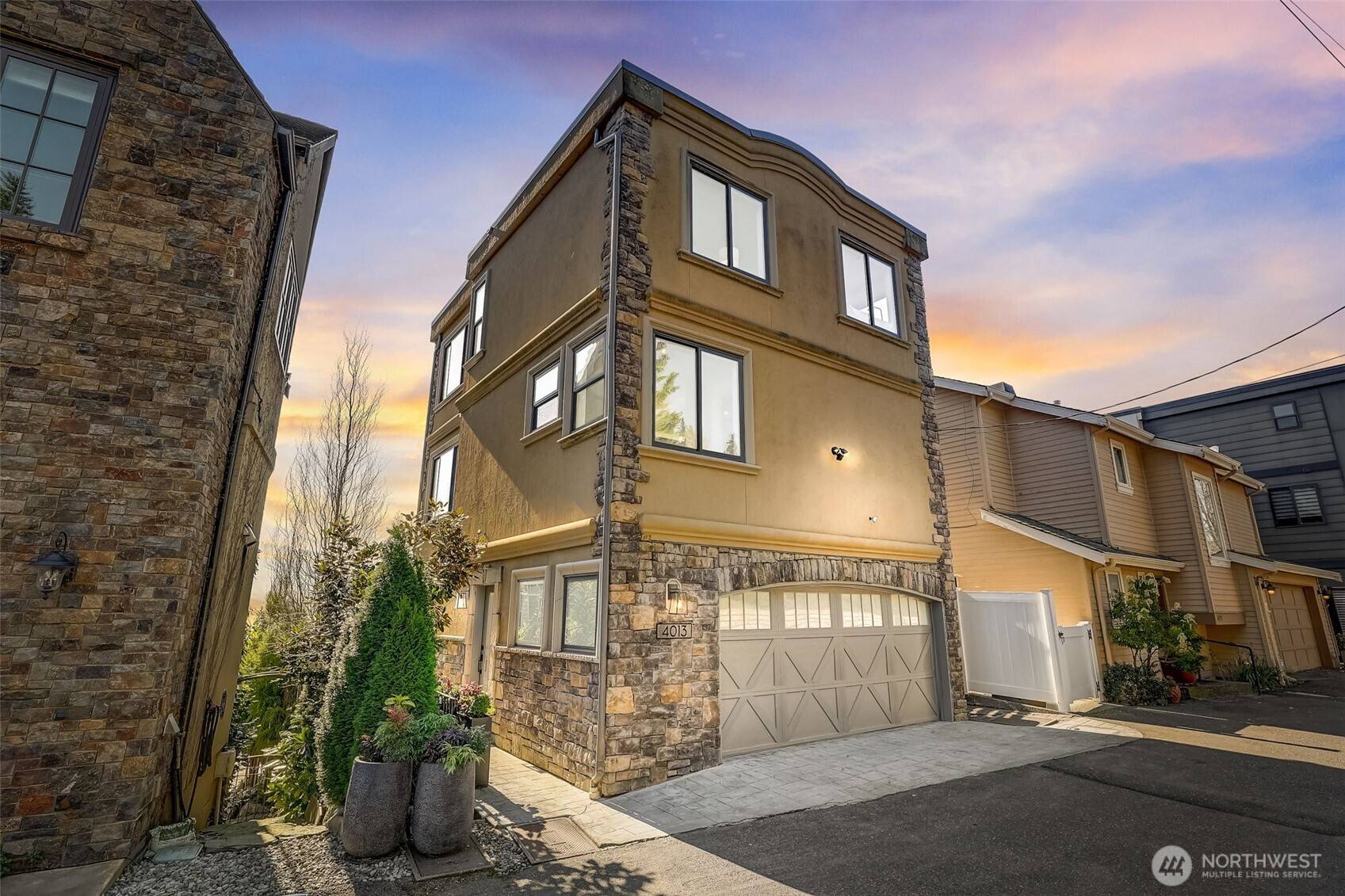 Sammamish, WA 98075,4013 E Lake Sammamish Shore LN