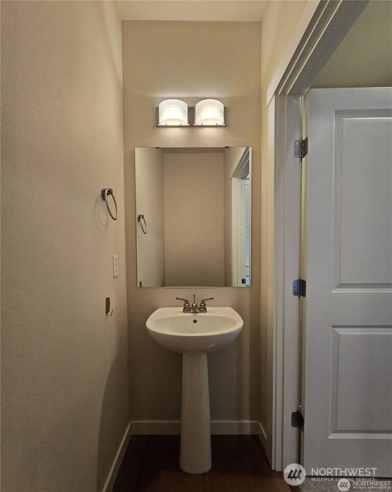 Newcastle, WA 98059,7006 134th CT SE #B