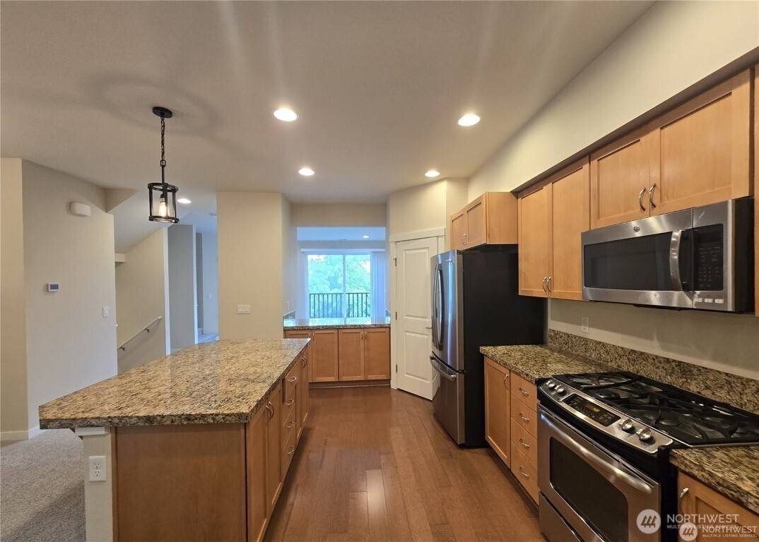 Newcastle, WA 98059,7006 134th CT SE #B