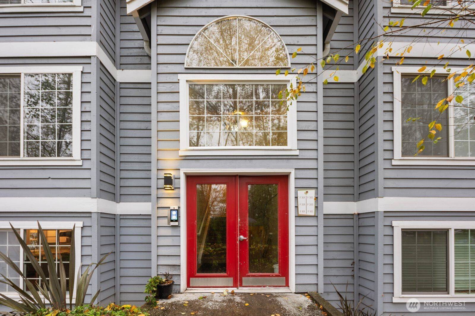 Des Moines, WA 98198,23410 18th AVE S #F101