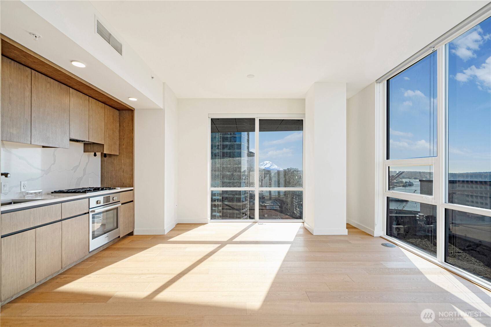 Seattle, WA 98101,121 Stewart ST #1605