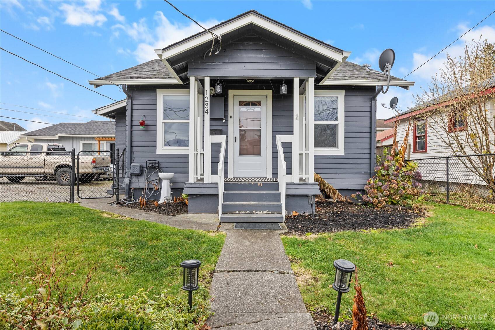 Enumclaw, WA 98022,1234 Lincoln AVE #A