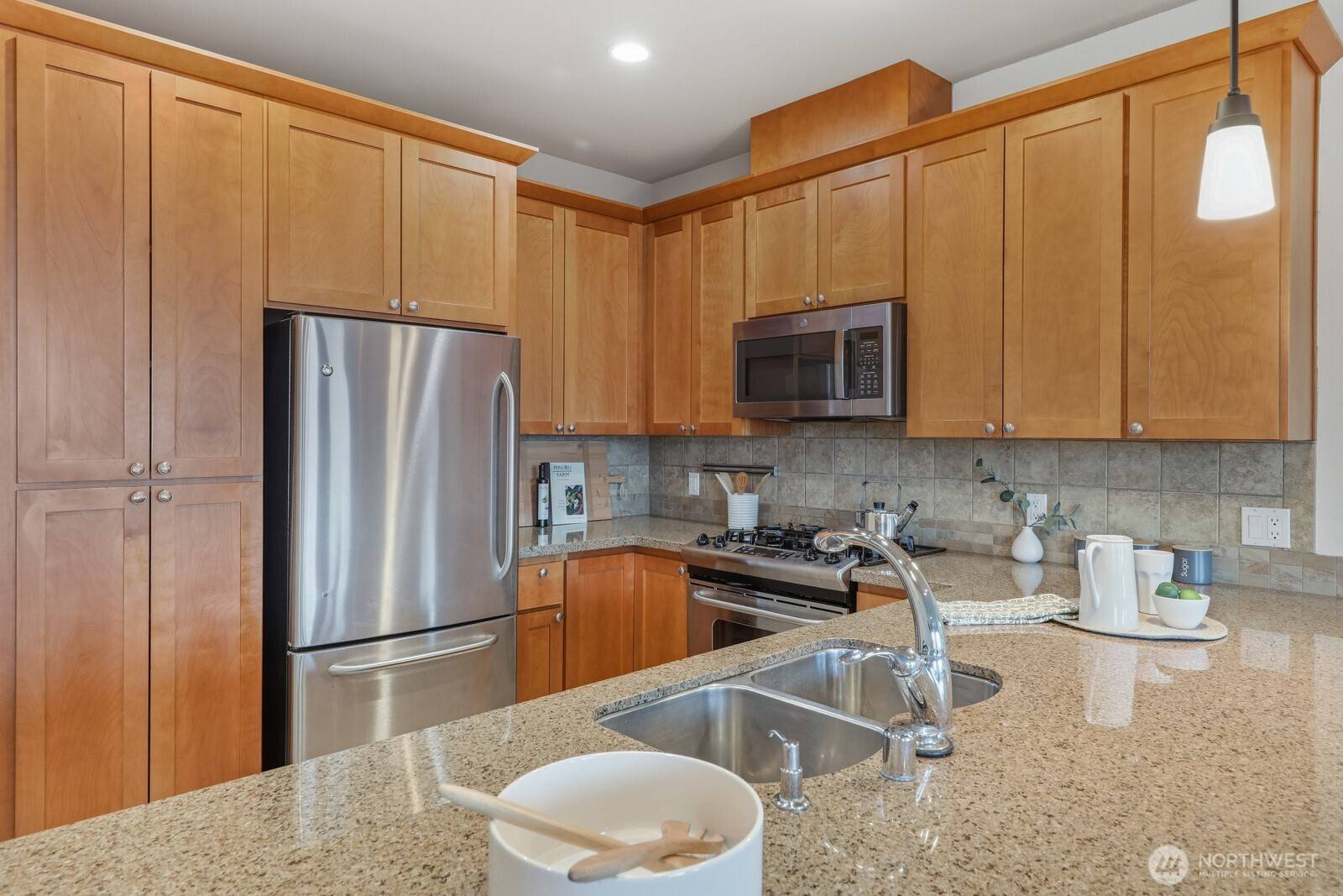 Seattle, WA 98103,6801 Greenwood AVE N #415