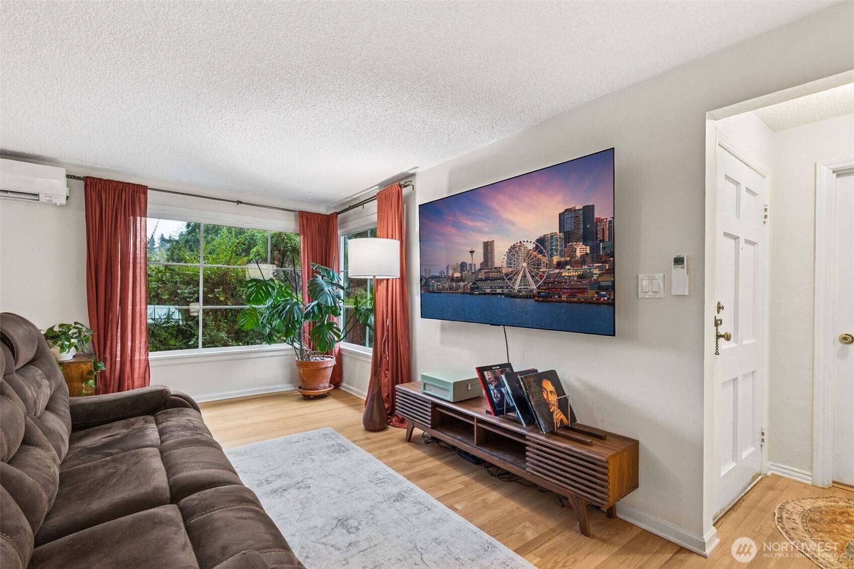 Seattle, WA 98125,12528 24th AVE NE