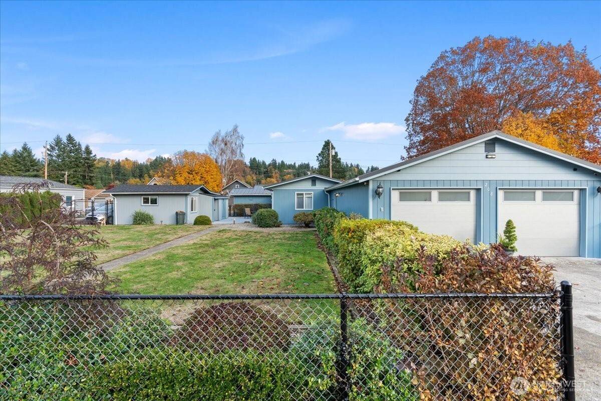 Auburn, WA 98002,208 Pike St NE