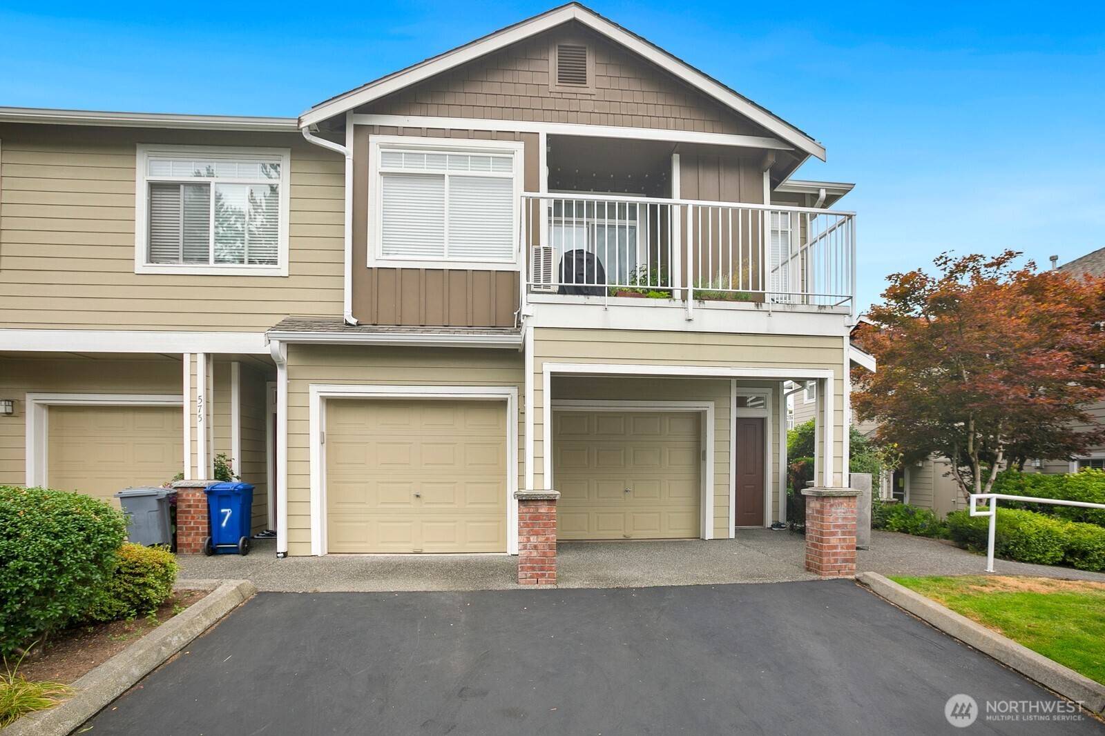 Sammamish, WA 98074,571 241st LN SE #571