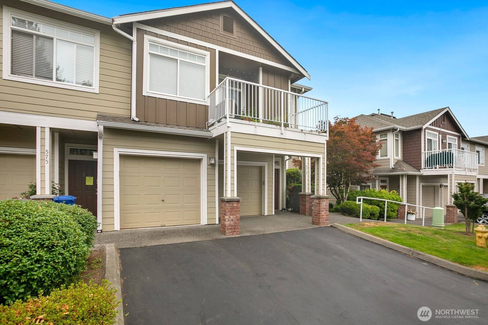 Sammamish, WA 98074,571 241st LN SE #571