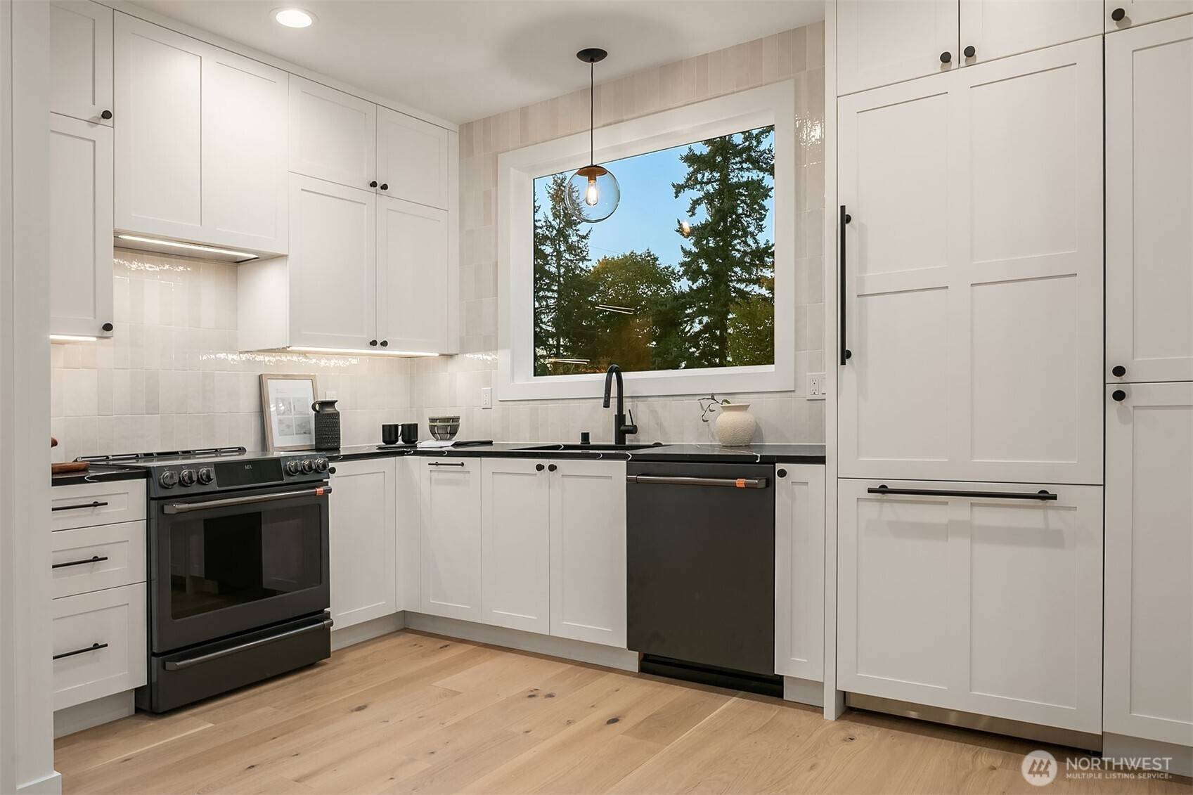 Kirkland, WA 98033,7020 127th AVE NE