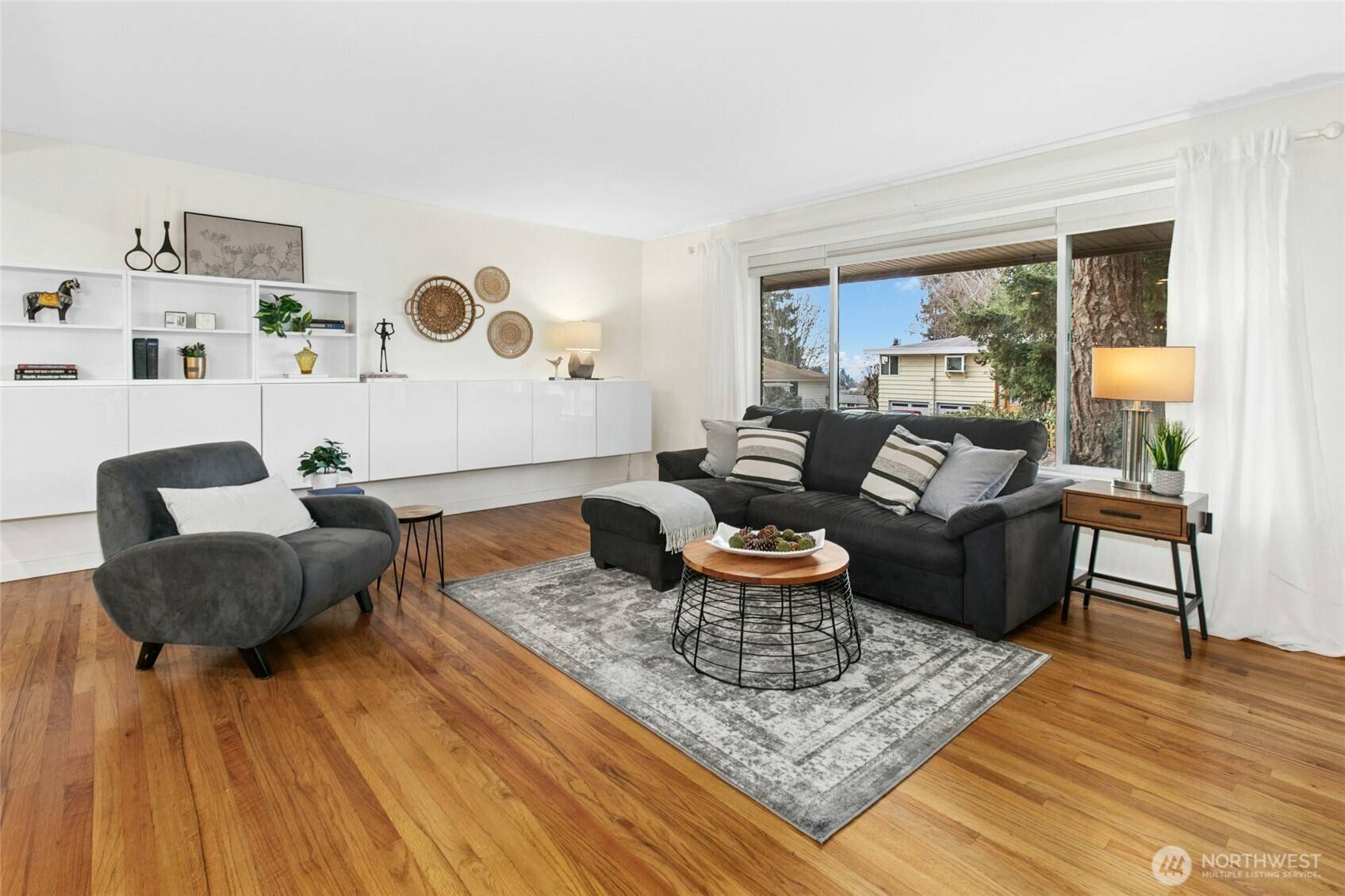 Renton, WA 98056,842 Lynnwood AVE NE