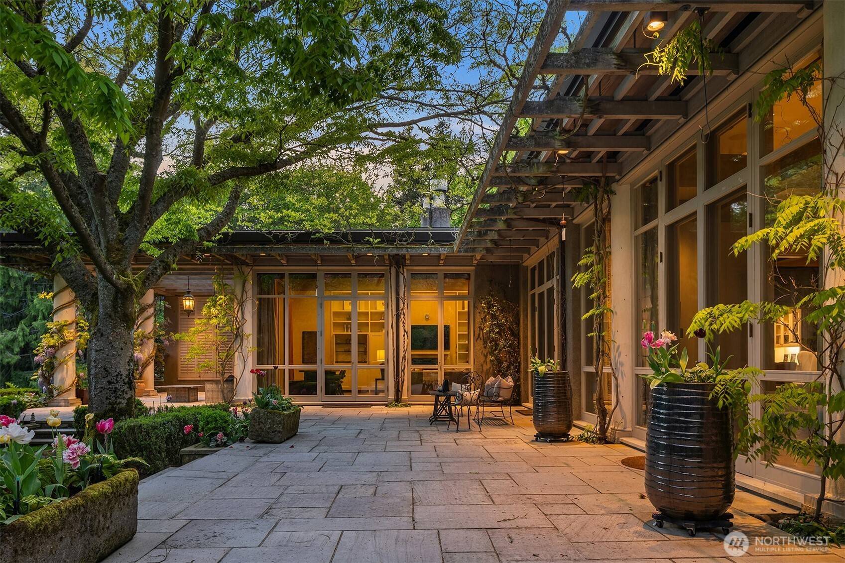 Seattle, WA 98177,107 NW Highland DR