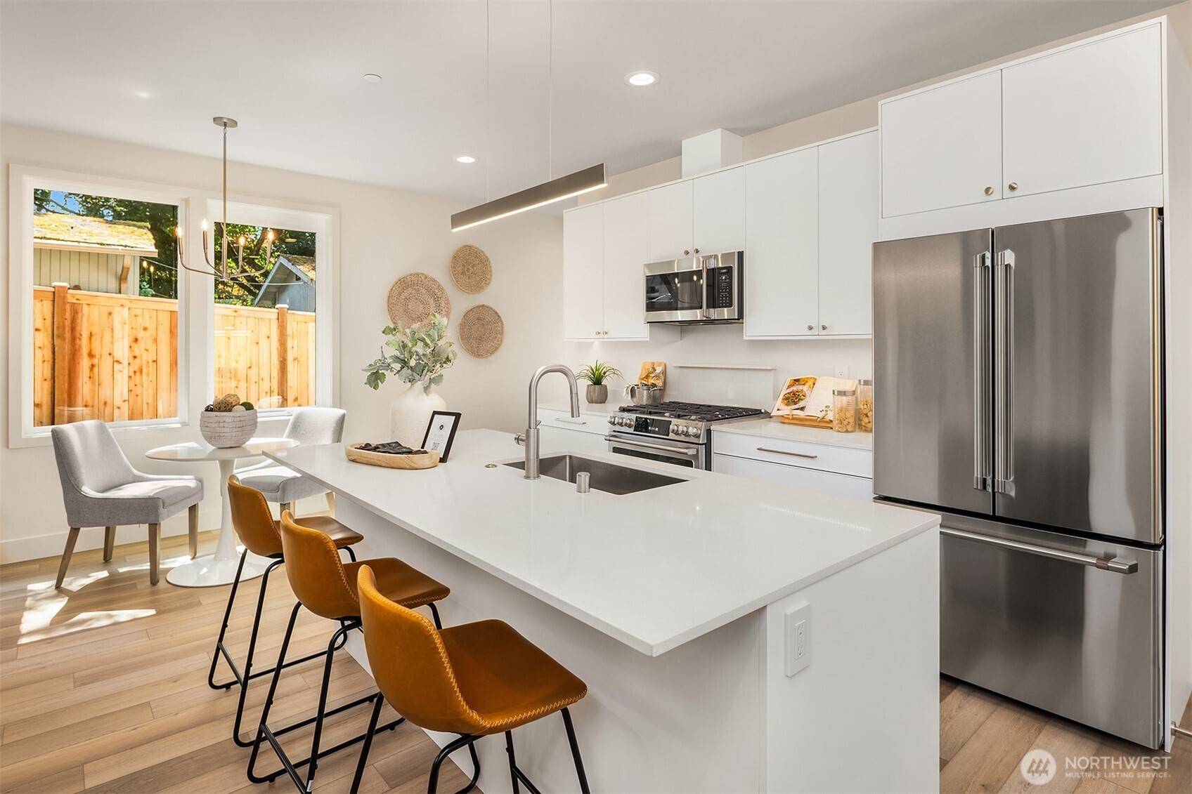 Kirkland, WA 98033,813 18th AVE W