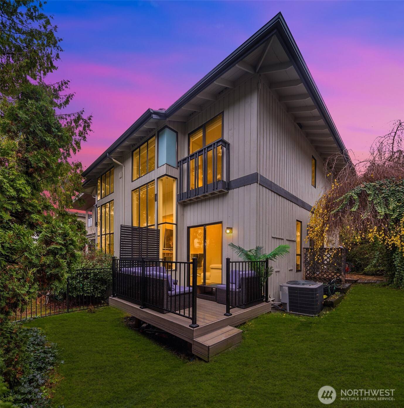 Kirkland, WA 98033,12 18th AVE #A