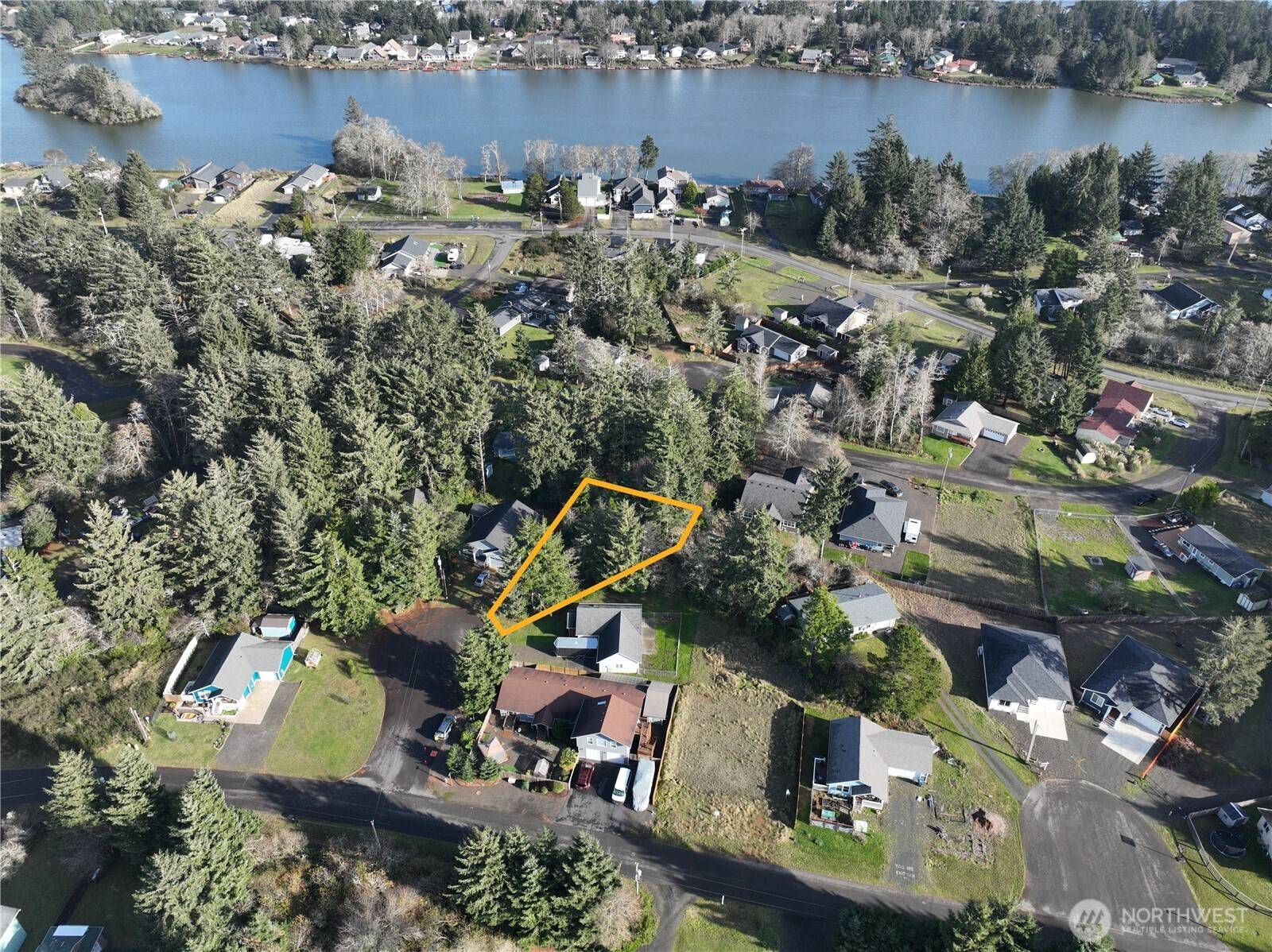 Ocean Shores, WA 98569,723 Brant CT SE