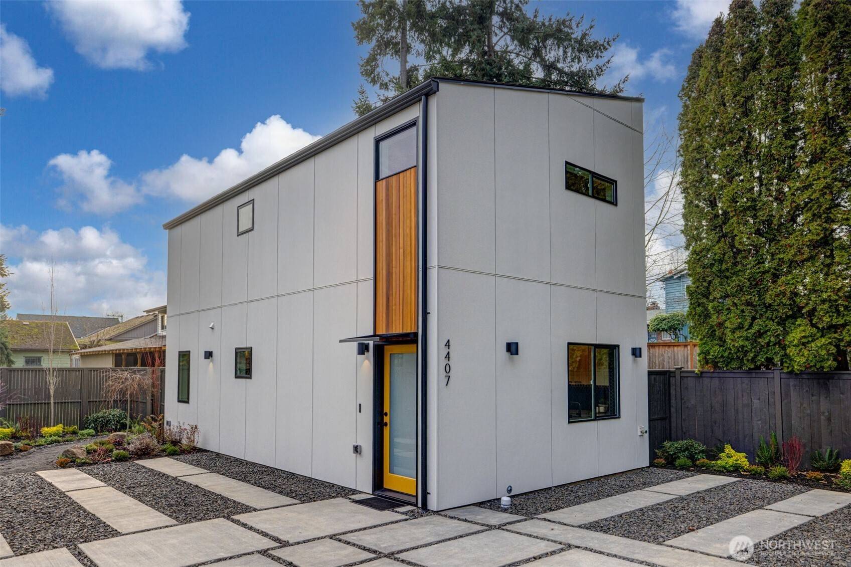 Seattle, WA 98118,4407 S Holly ST