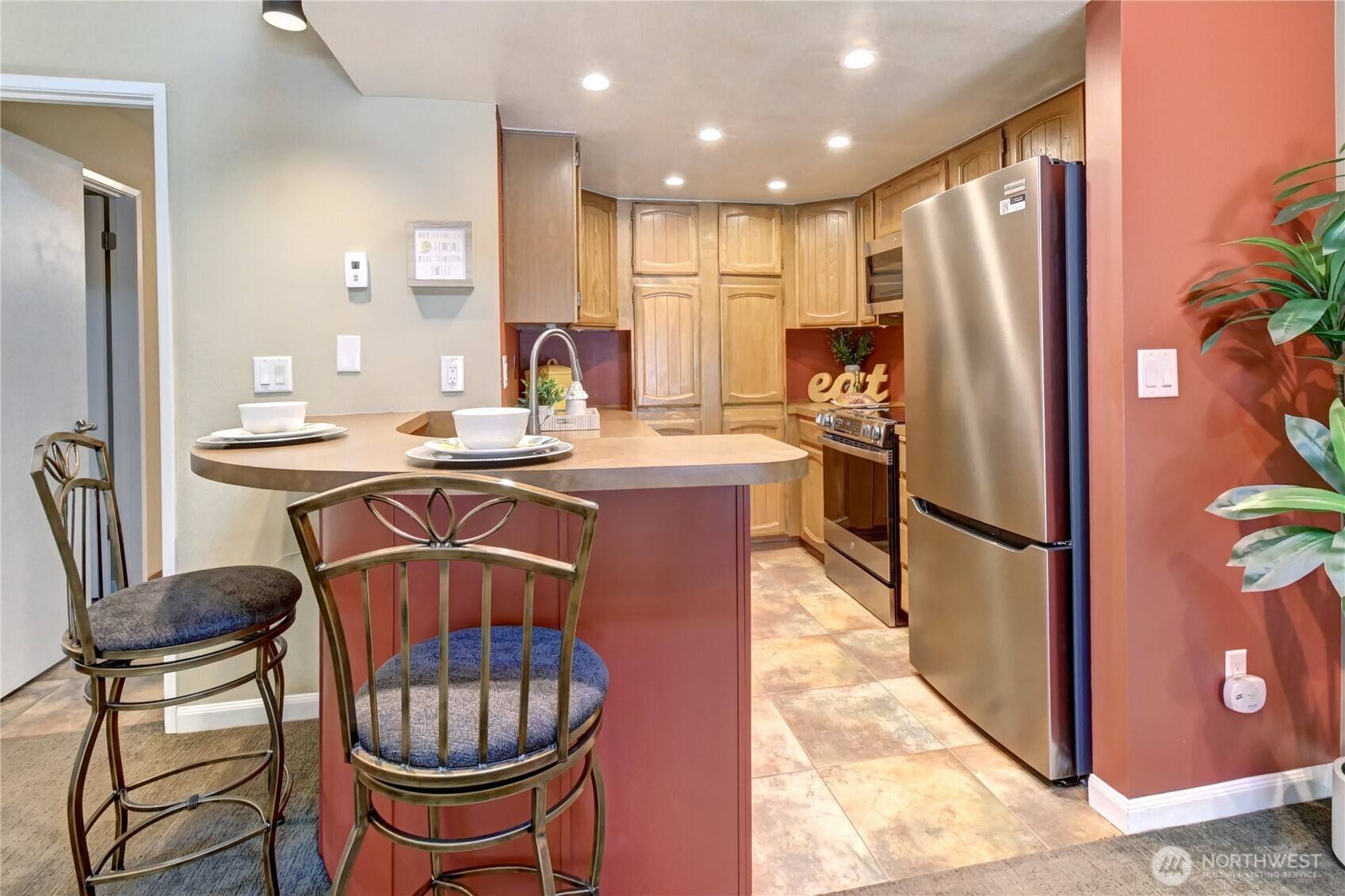 Kirkland, WA 98034,11420 NE 128th ST #53