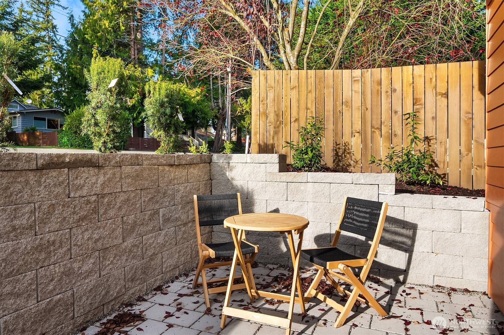 Seattle, WA 98125,12002 20th ST NE #3