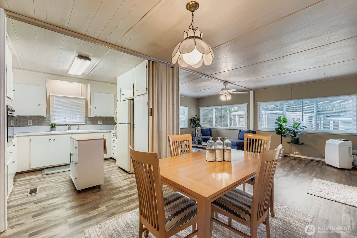 Bothell, WA 98011,11330 E Riverside Drive #24