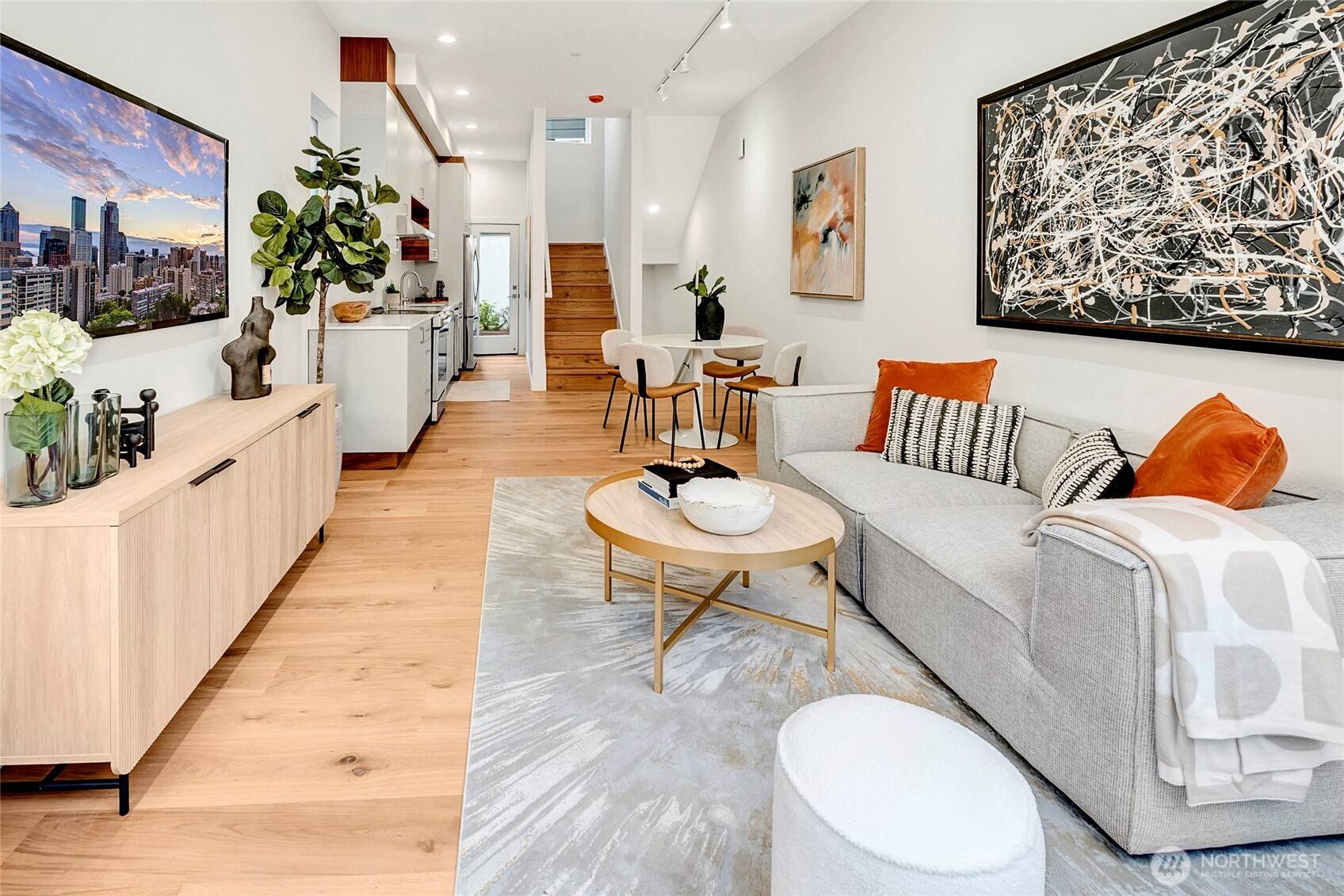 Seattle, WA 98102,633 13th AVE E