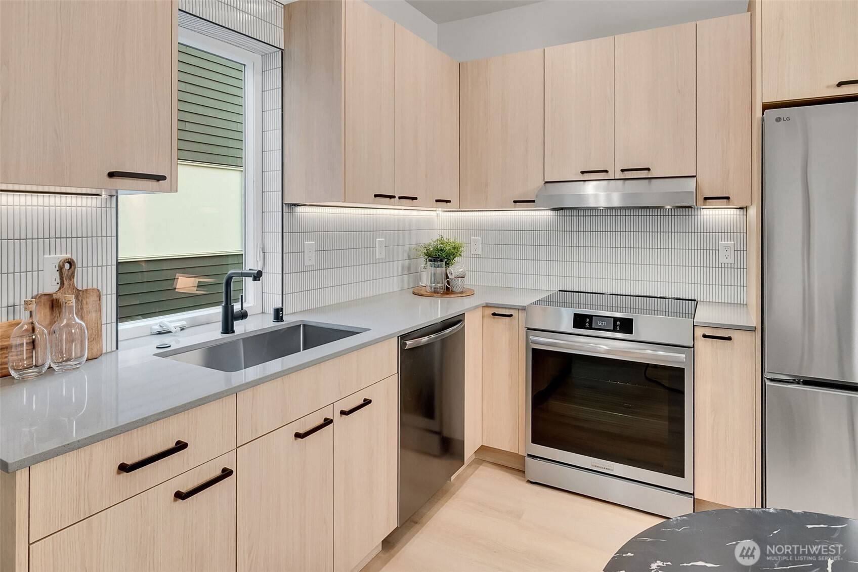 Seattle, WA 98118,4405 B S Holly ST