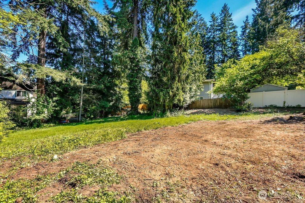 Shoreline, WA 98133,15712 Greenwood AVE N