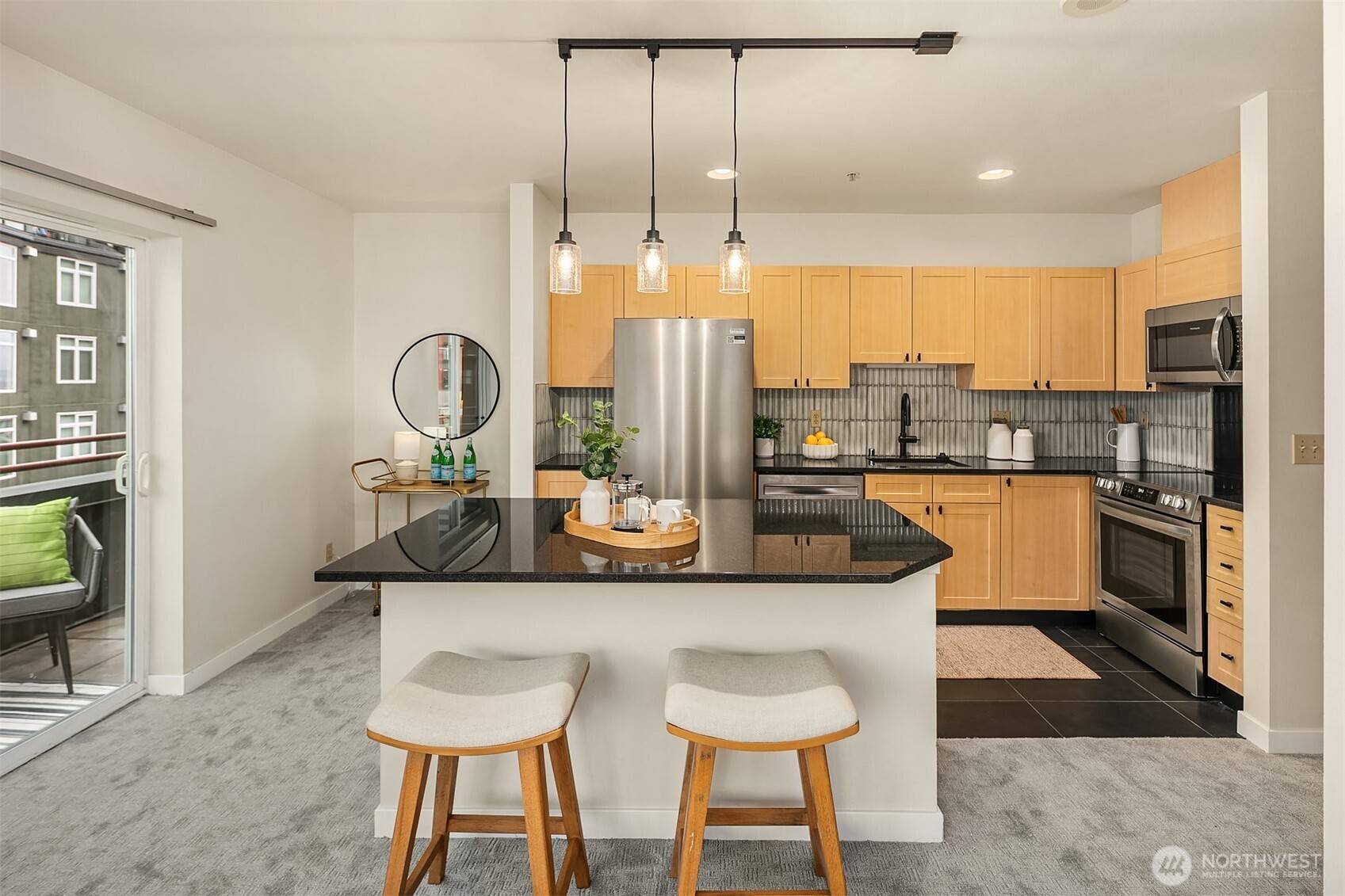 Seattle, WA 98121,2717 Western AVE #638