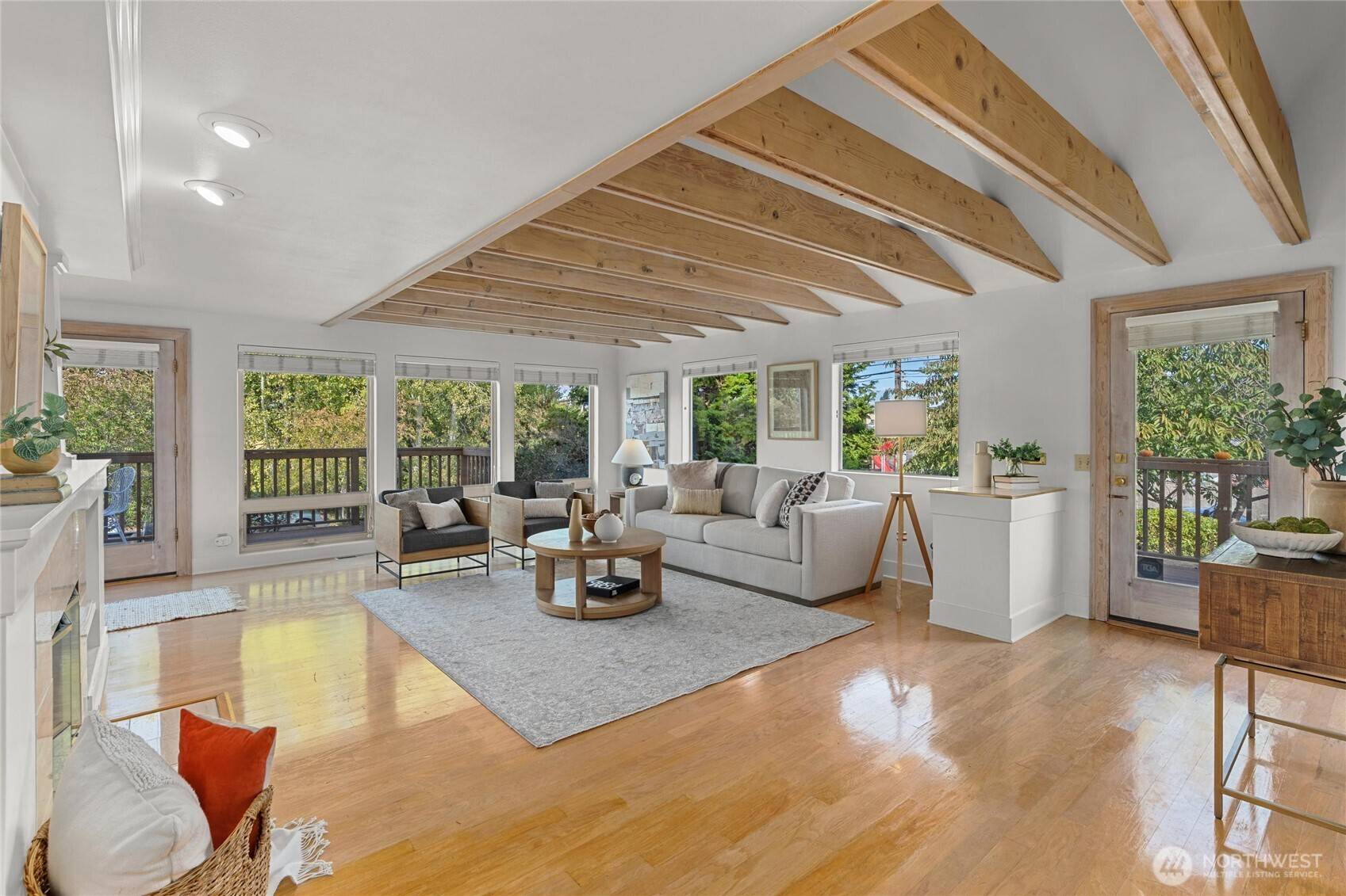 Seattle, WA 98116,4321 SW Lander ST