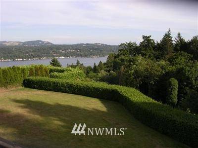 Mercer Island, WA 98040,9323 SE 43rd ST