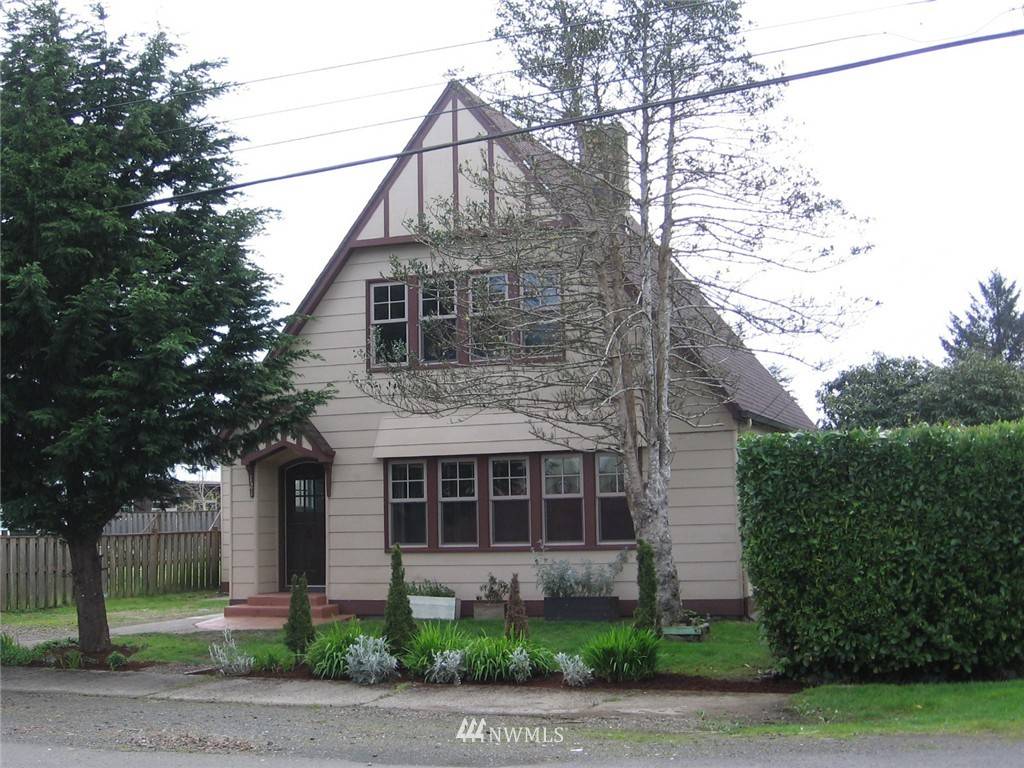 Ilwaco, WA 98624,121 Lake ST