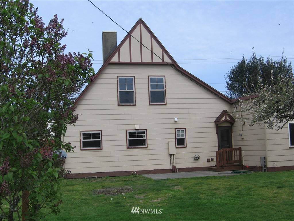 Ilwaco, WA 98624,121 Lake ST