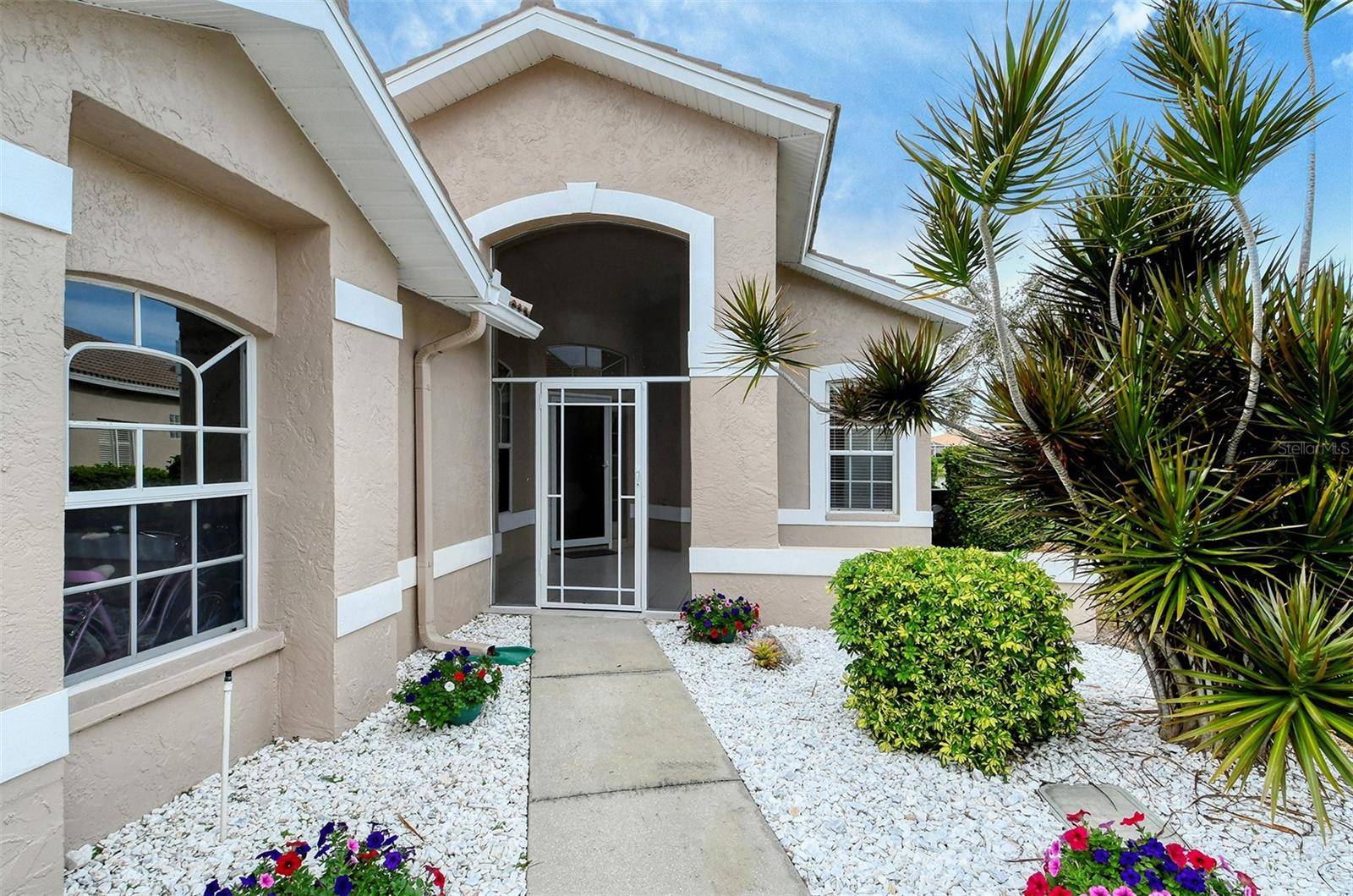 Sarasota, FL 34238,9492 FOREST HILLS CIR