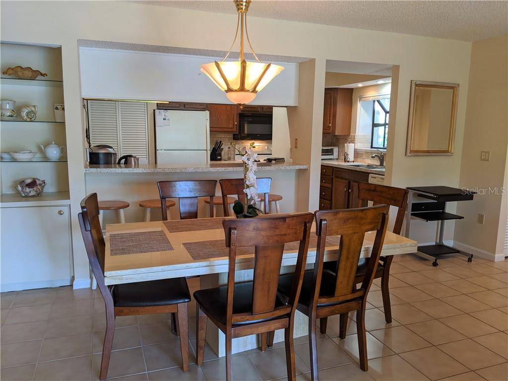 Sarasota, FL 34231,5677 ASHTON LAKE DR #11