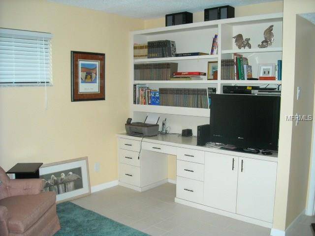 Sarasota, FL 34231,1700 GLENHOUSE DR #305