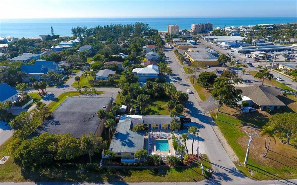 Holmes Beach, FL 34217,133 52ND ST