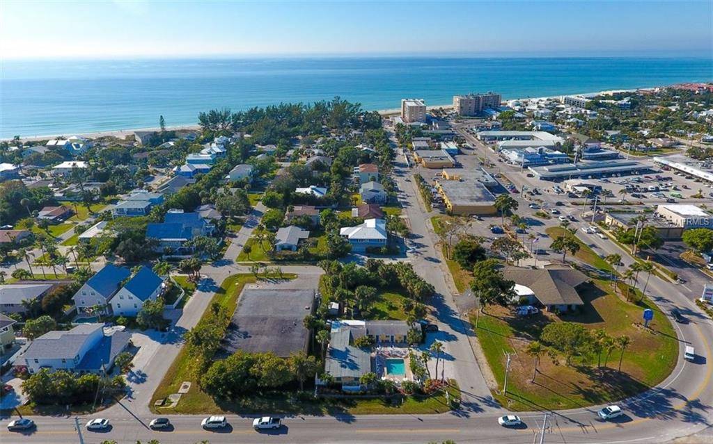 Holmes Beach, FL 34217,133 52ND ST