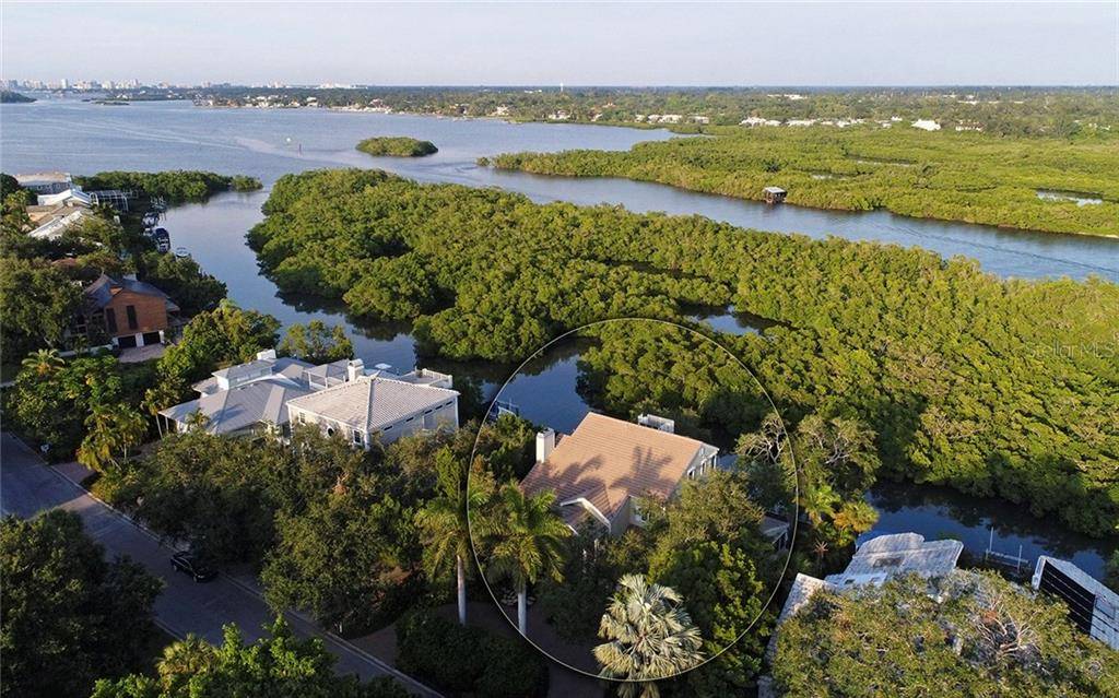 Sarasota, FL 34242,5306 SIESTA COVE DR