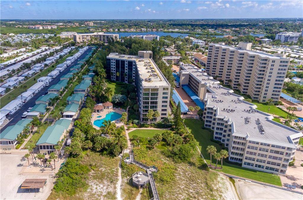 Sarasota, FL 34242,5880 MIDNIGHT PASS RD #210