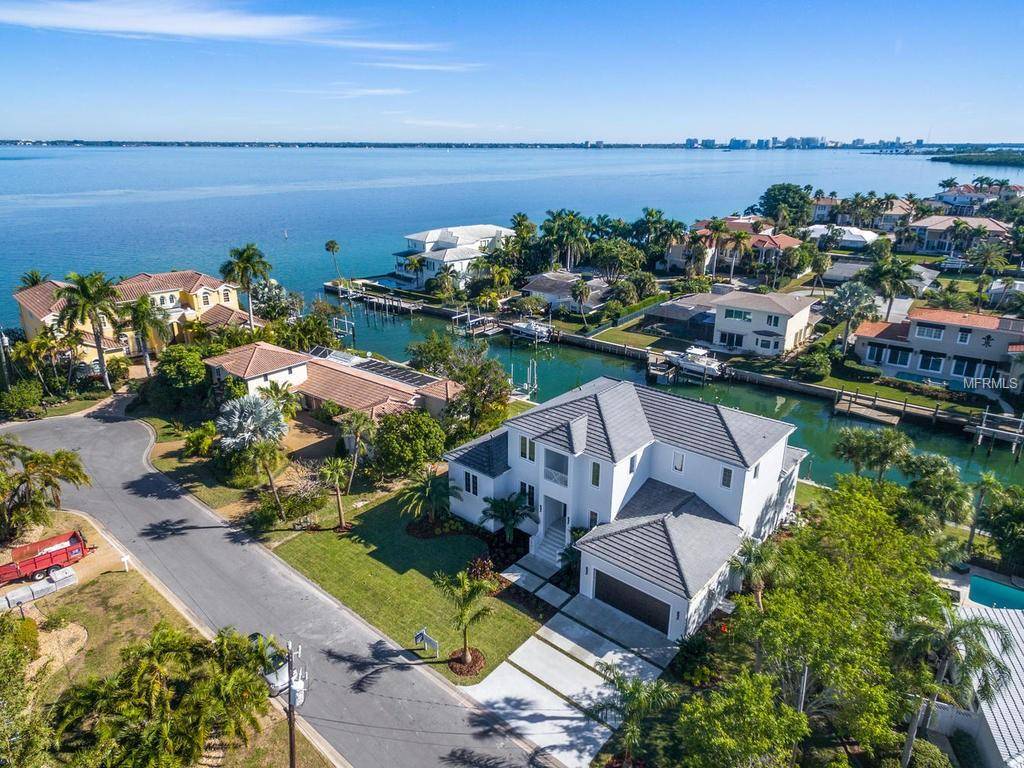 Longboat Key, FL 34228,572 OUTRIGGER LN