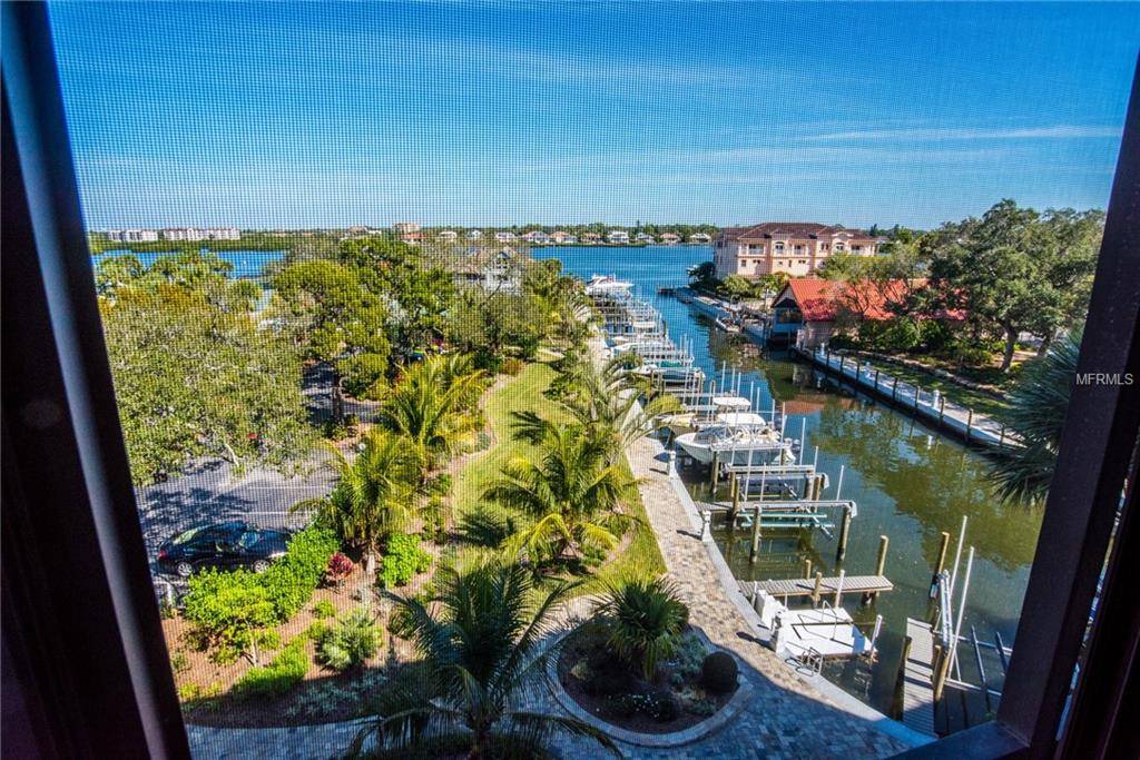 Sarasota, FL 34242,5911 MIDNIGHT PASS RD #402