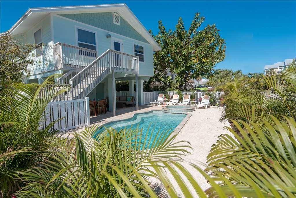 Bradenton Beach, FL 34217,204 2ND ST N