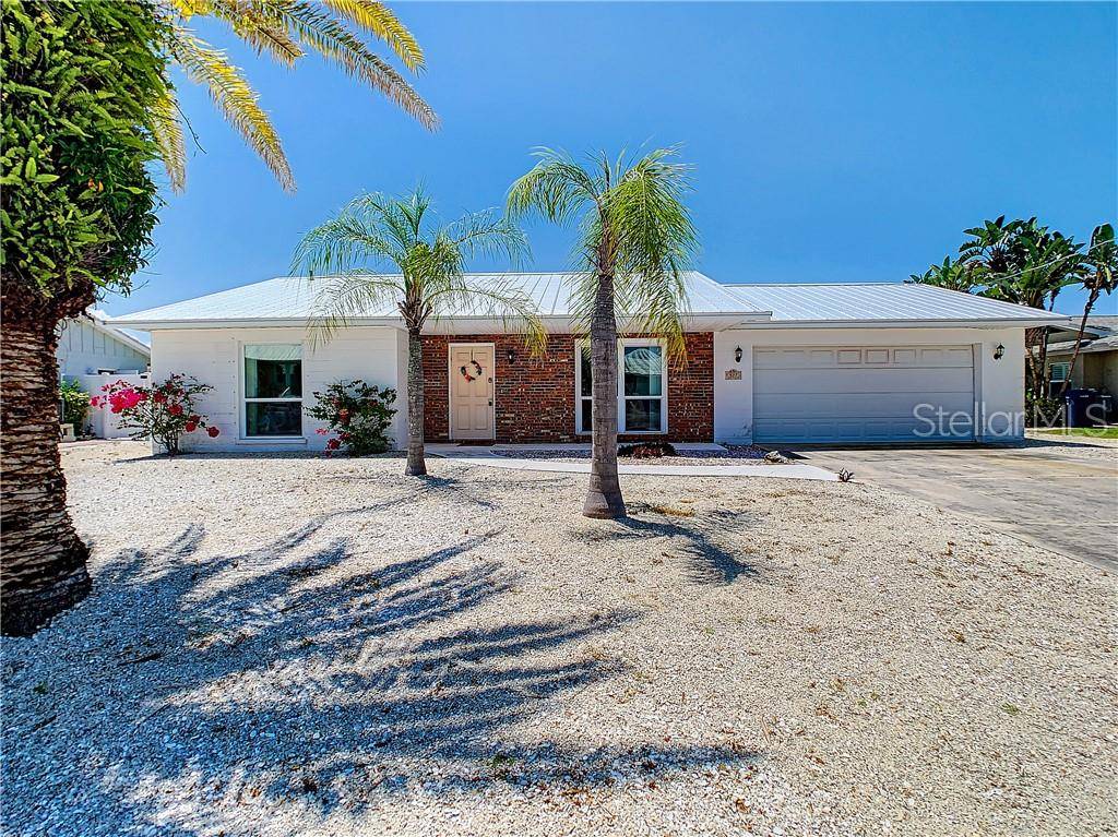 Holmes Beach, FL 34217,527 67TH ST