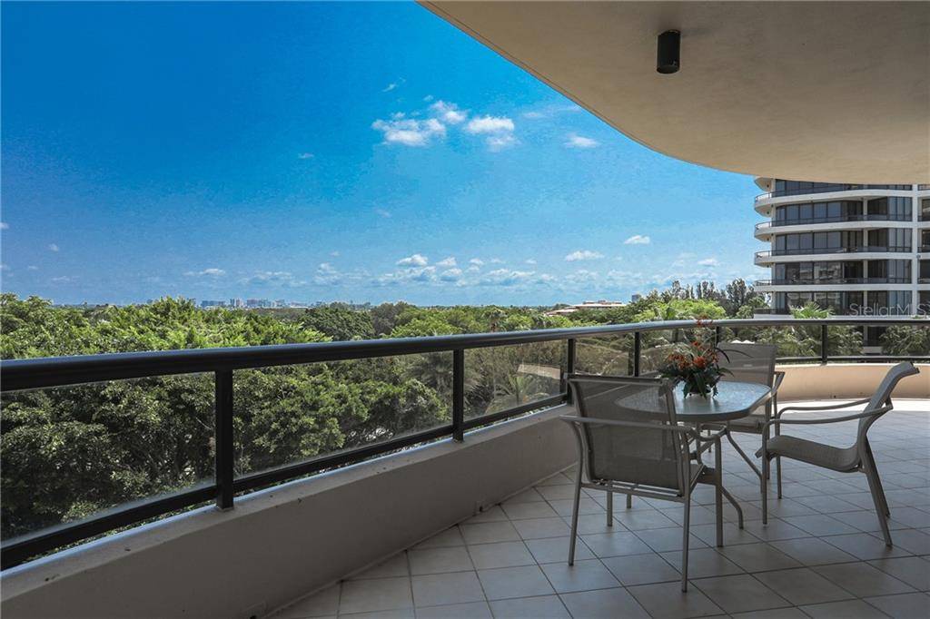 Longboat Key, FL 34228,435 L AMBIANCE DR #H402