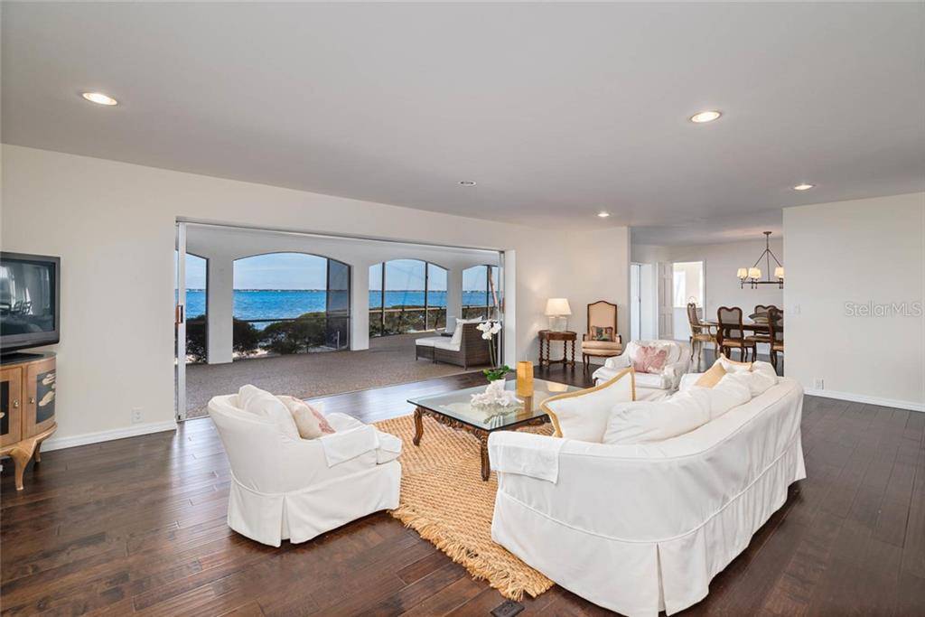 Longboat Key, FL 34228,590 CHIPPING LN