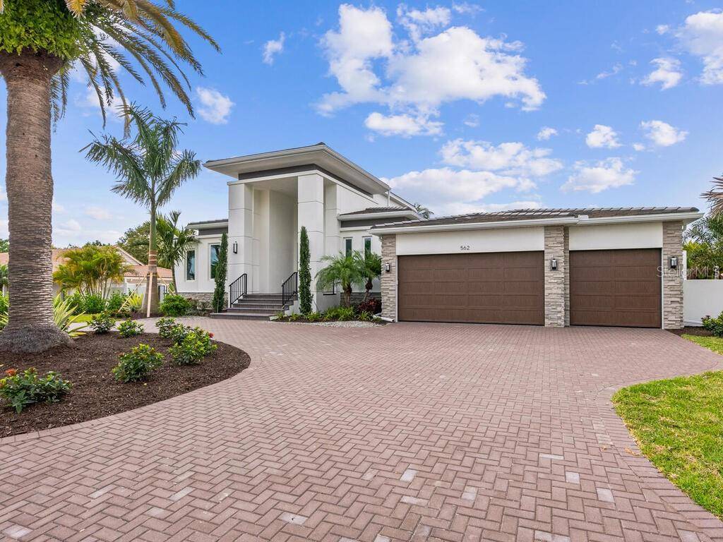 Sarasota, FL 34236,562 BIRD KEY DR