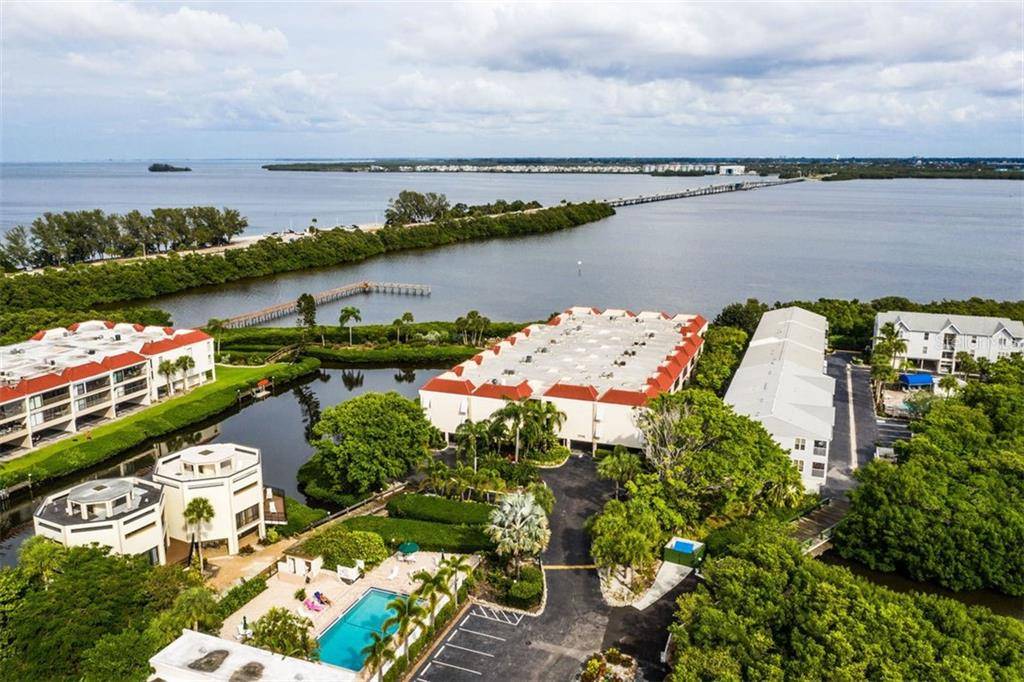 Holmes Beach, FL 34217,3705 E BAY DR #117